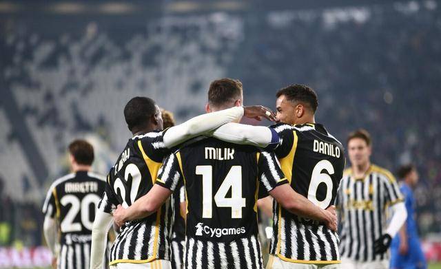 根特俄布劲敌，铁卫力阻对手出球