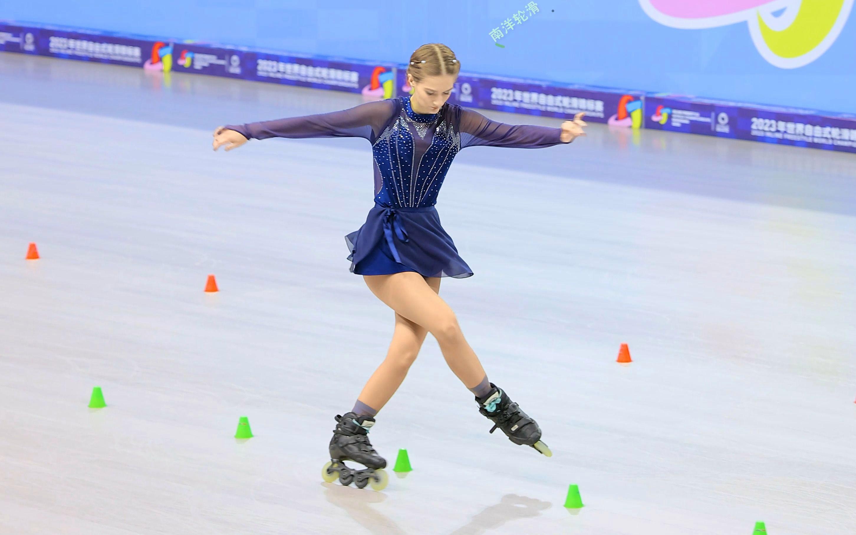 轮滑速度赛女子半决赛紧张刺激 轮滑速度赛女子半决赛紧张刺激