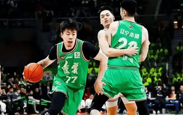 紧张刺激!传奇球队抗衡豪强 紧张刺激!传奇球队抗衡豪强