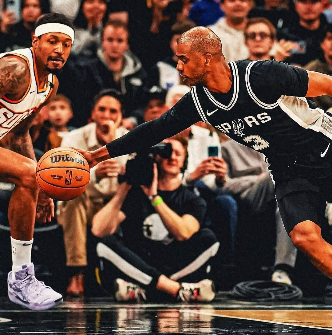 关于格里芬季后赛表现抢镜，快船无缘冠军的信息