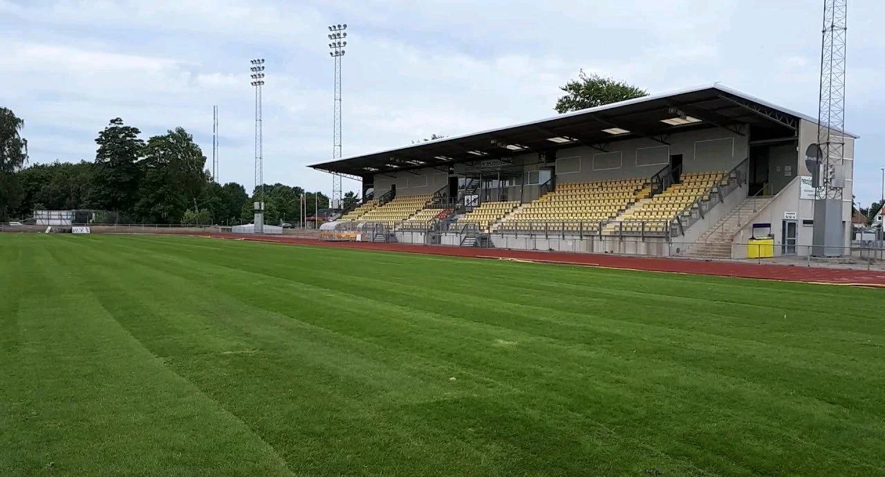 瑞典女子足球先锋联赛盛大开幕 瑞典女子足球先锋联赛盛大开幕