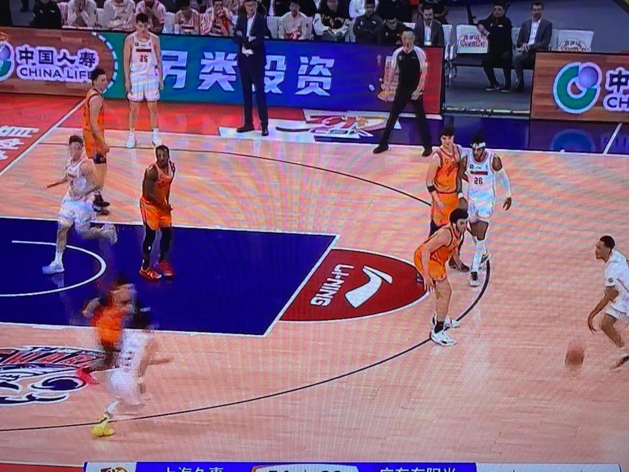 关于广东深圳队员破门得分，领先比分拉开！的信息