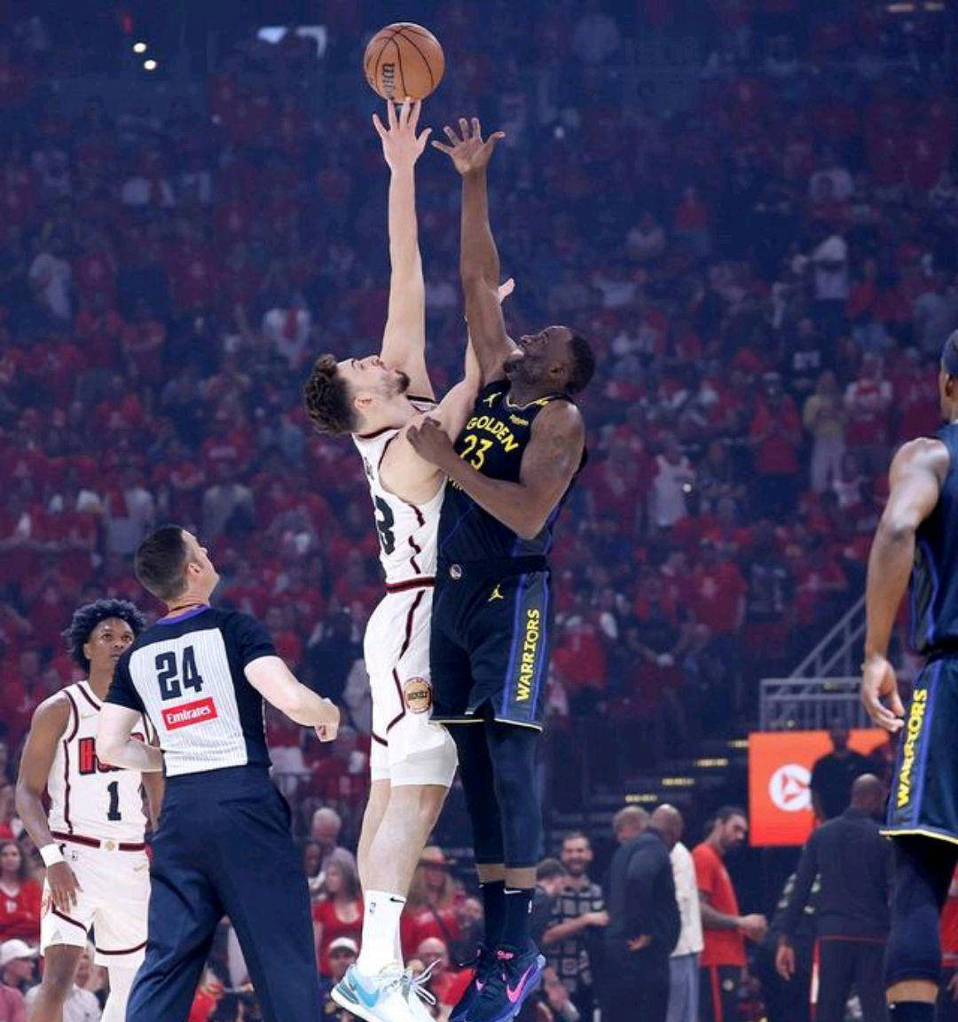 拉齐奥球员奋力拼搏，赢得胜利的简单介绍