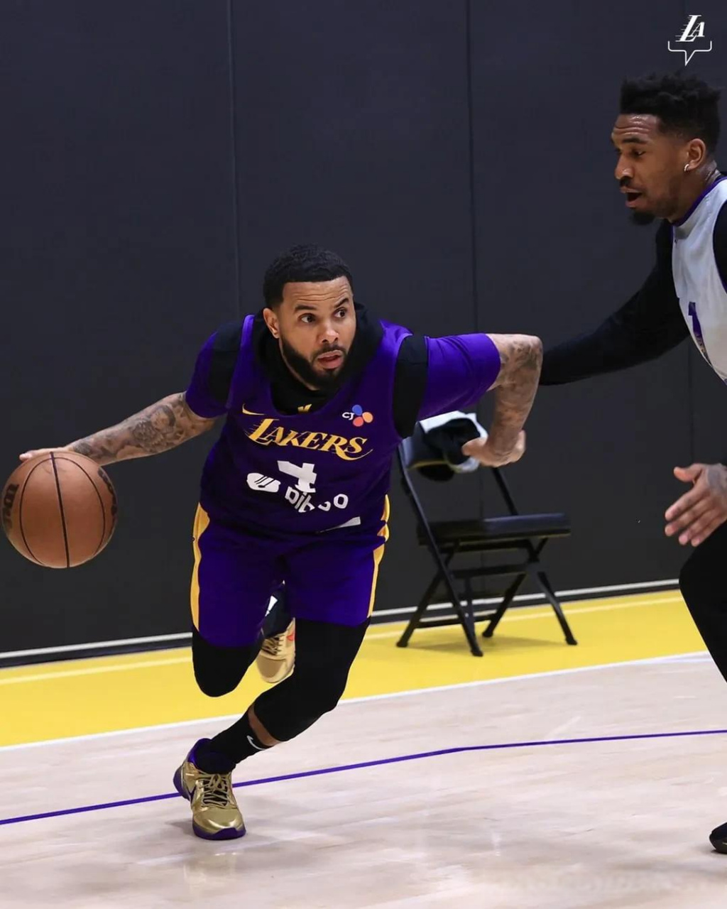 鹈鹕队员合练磨炼自我，为夺冠埋藏力量的简单介绍