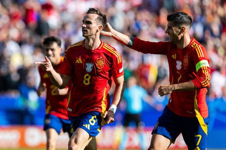 欧国联比赛即将揭幕,球队纷纷展开备战 欧国联比赛即将揭幕,球队纷纷展开备战