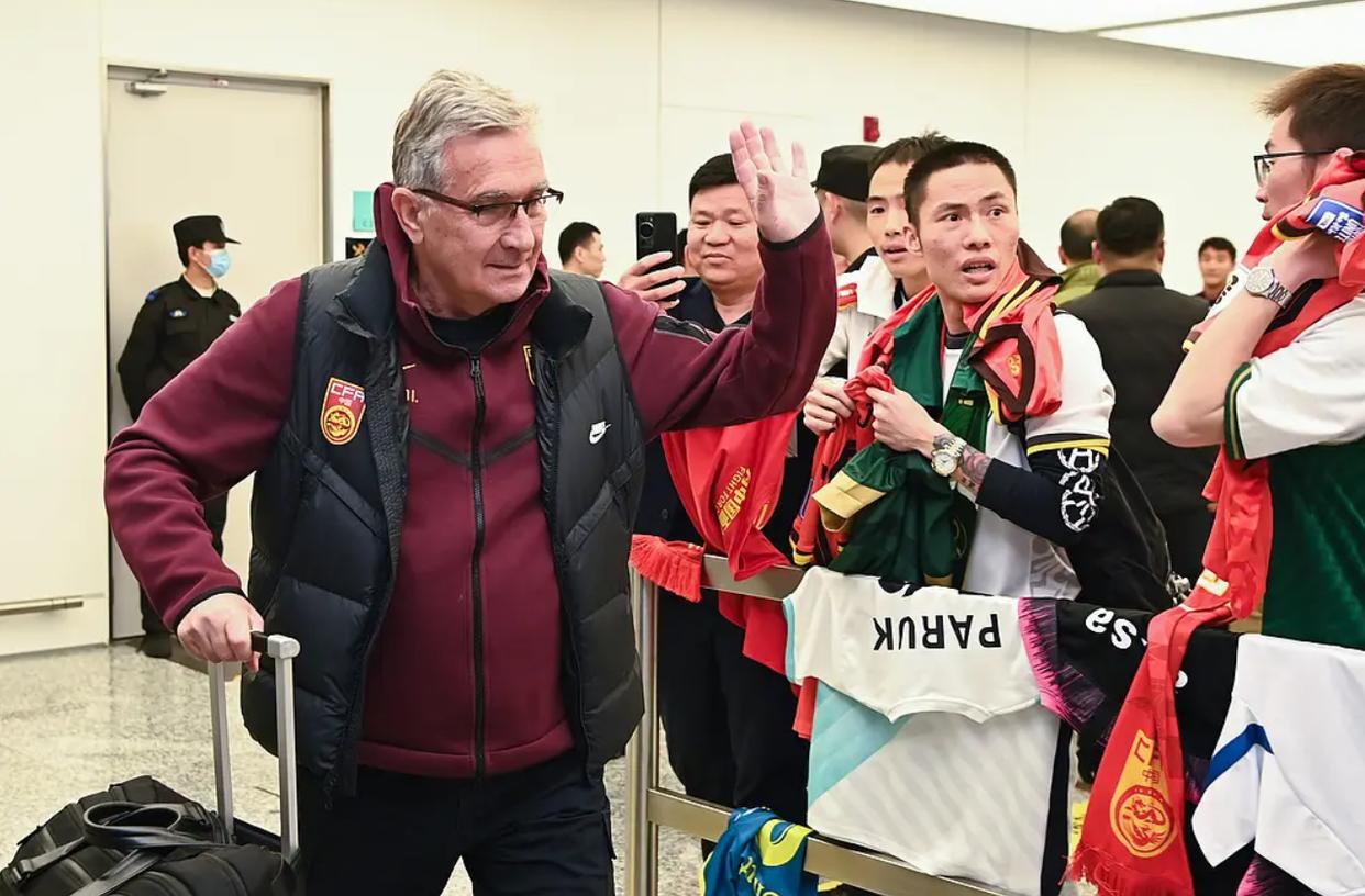 夺冠热门球队交手,激起球迷热情的简单介绍 夺冠热门球队交手,激起球迷热情的简单介绍