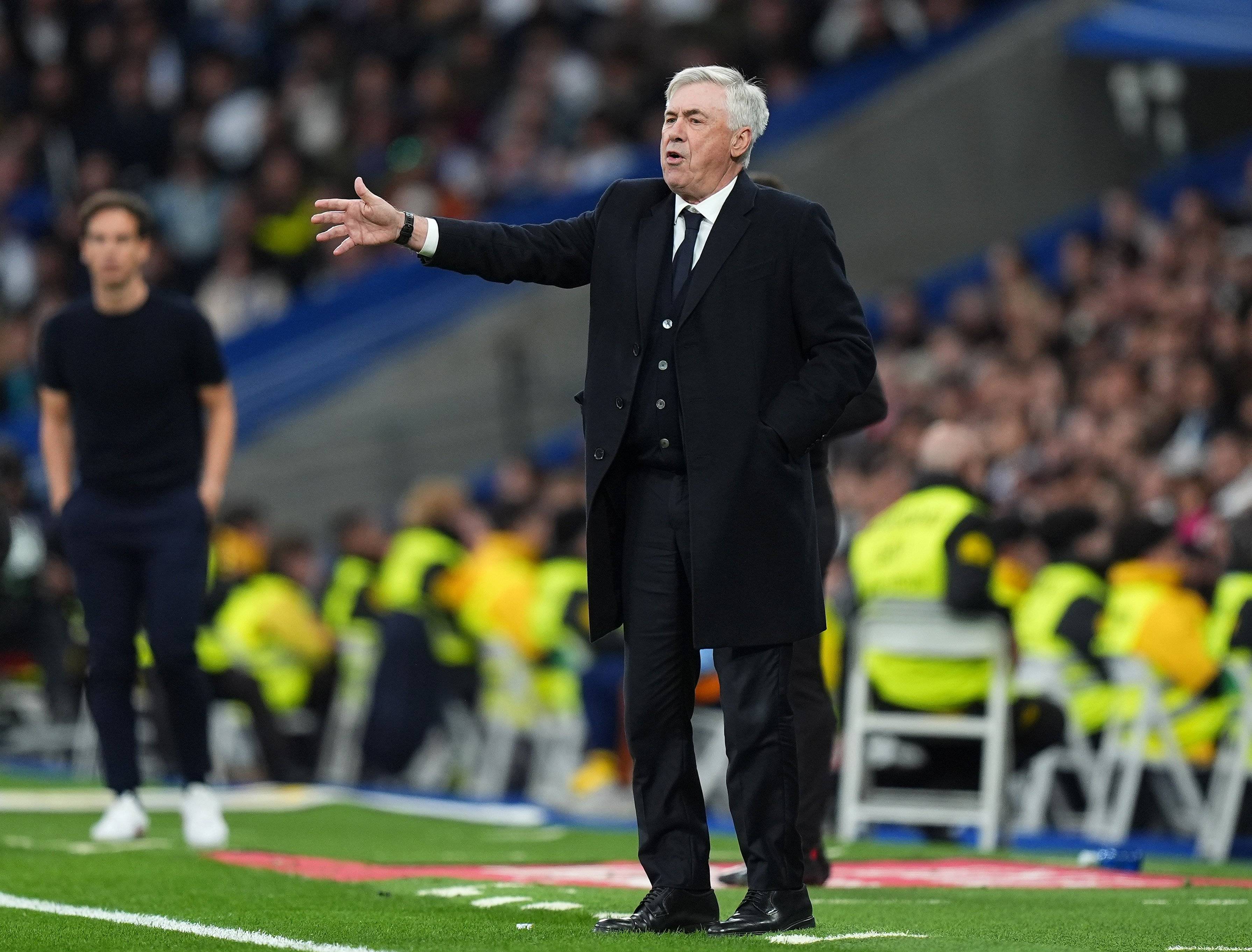 穆尼亚因伤缺席,巴萨仍然挺进四强 穆尼亚因伤缺席,巴萨仍然挺进四强