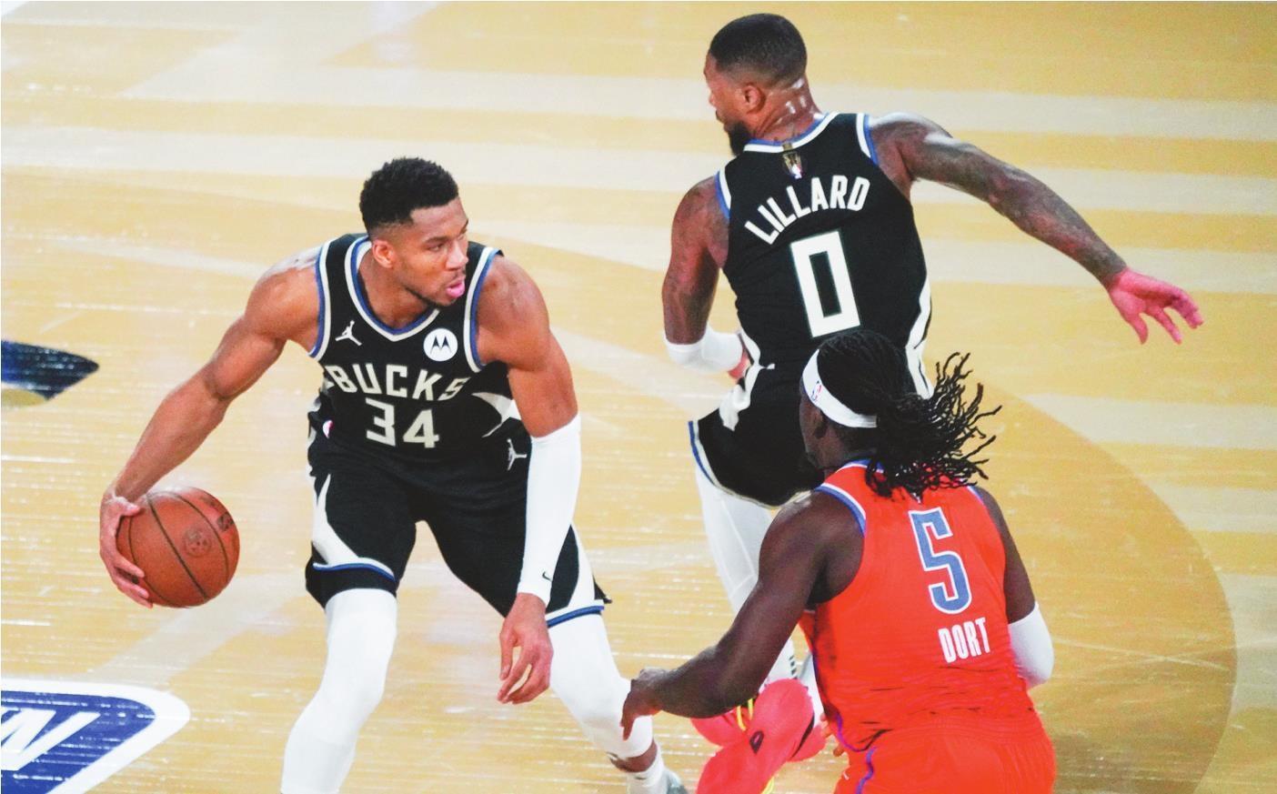 雄鹿主场战胜尼克斯,安特托昆博全面表现率队取胜 雄鹿主场战胜尼克斯,安特托昆博全面表现率队取胜