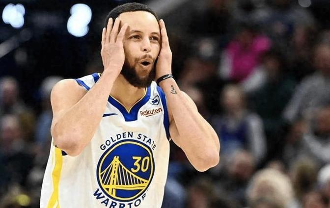 勇士遭遇惨败,库里状态不佳,需调整 勇士遭遇惨败,库里状态不佳,需调整