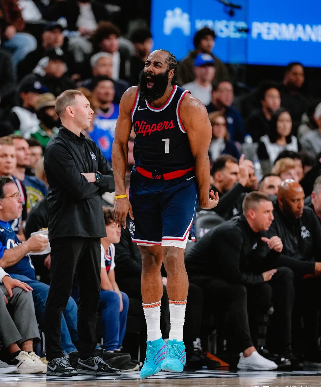 火箭球星哈登因伤缺席下一场对阵太阳的比赛 火箭球星哈登因伤缺席下一场对阵太阳的比赛