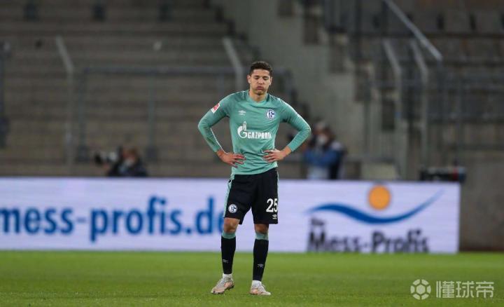 沙尔克客场失利,近期不理想表现 沙尔克客场失利,近期不理想表现