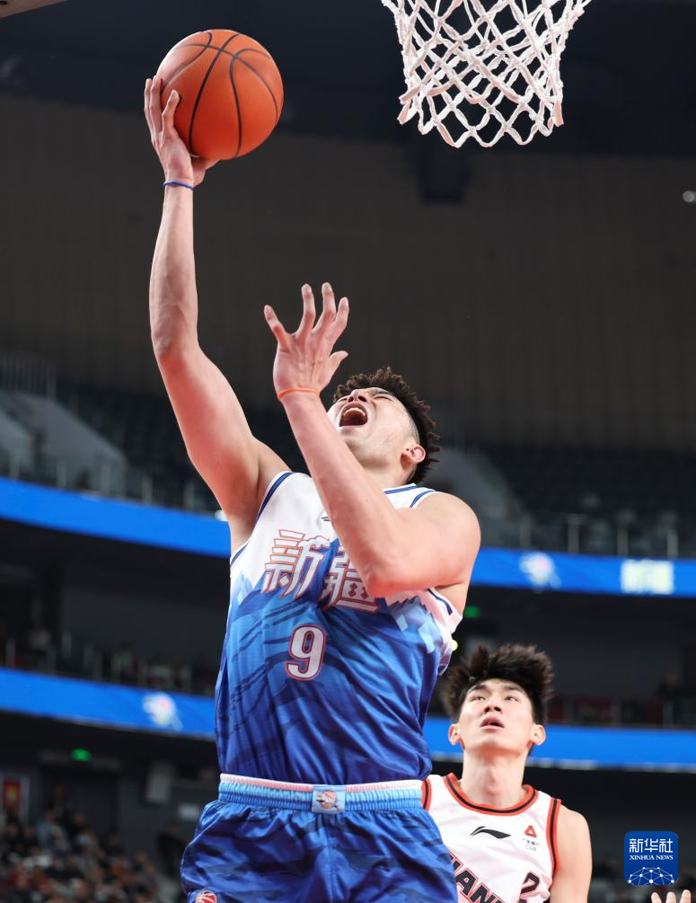CBA常规赛第16轮:新疆主场战胜深圳成功止颓势 CBA常规赛第16轮:新疆主场战胜深圳成功止颓势